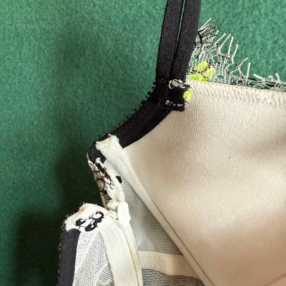 nwt Victoria’s Secret Lace Corset Top Ivory Black Lace Neon Bows (34B) Small - Picture 9 of 10